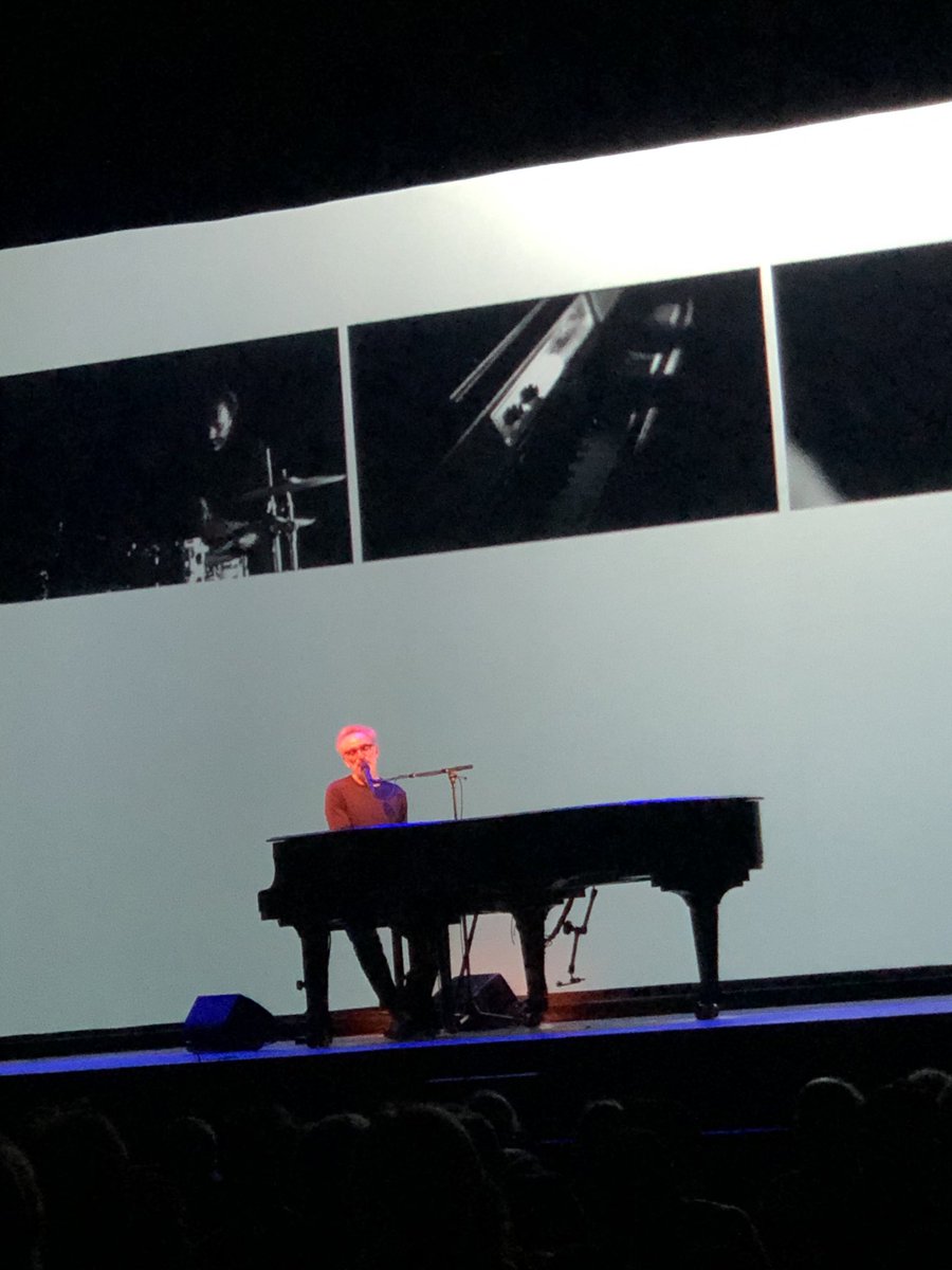 Dernier concert avant le #COUVRE_FEU avec ⁦<a href="/DelermEtMoi/">Vincent Delerm et moi</a>⁩ à l’#Olympia ! Bonne hibernation ! Et rendez-vous en décembre !