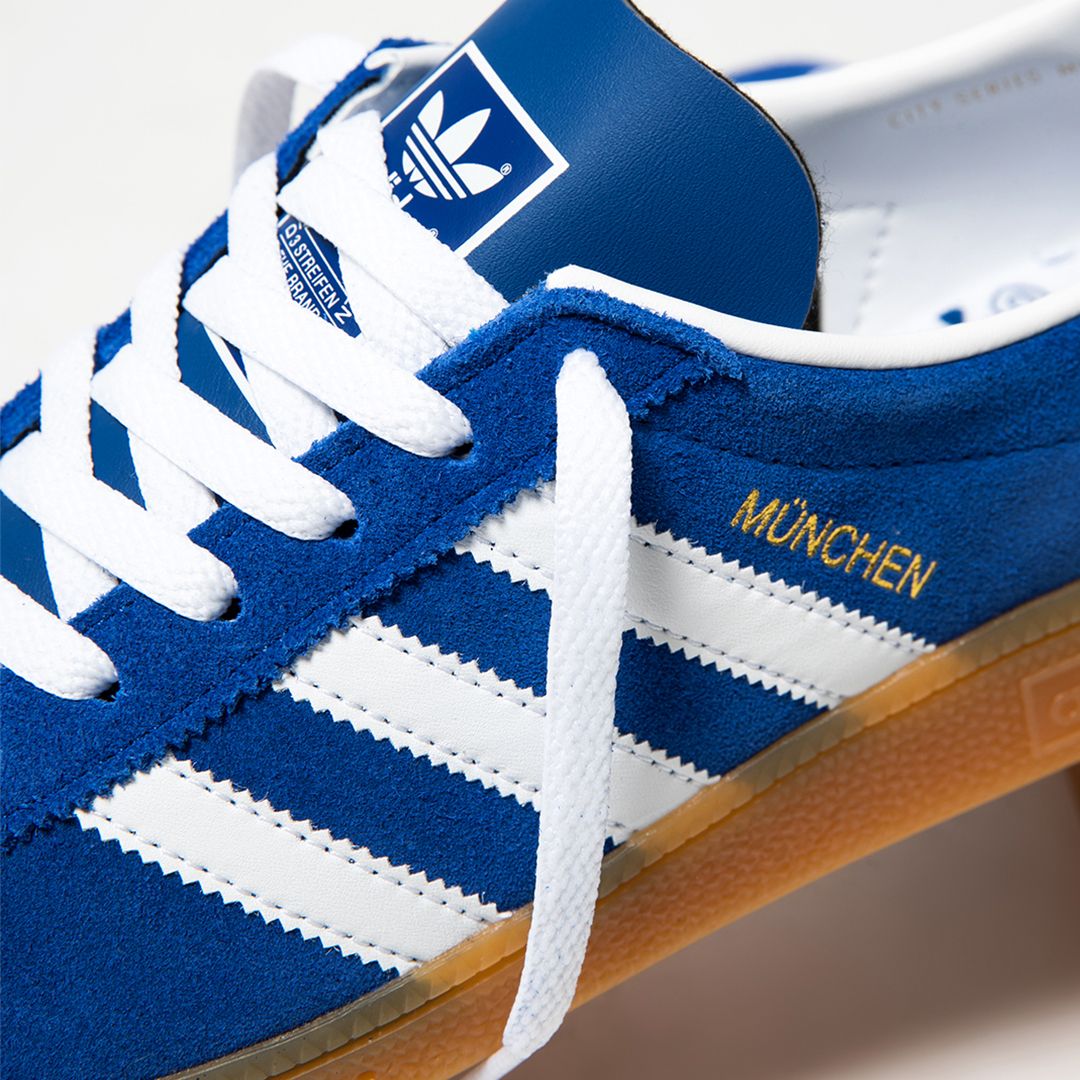 Tranquilidad doble impactante Titolo on Twitter: "#outNOW 🔥 wear your love for Bavaria with the Adidas  München 🔵 Now available online ➡️ https://t.co/U27nZTN0xe ⁠ sizerun 🏃🏾  UK 6.5 (40) - UK 10.5 (45 1/3)⁠ style
