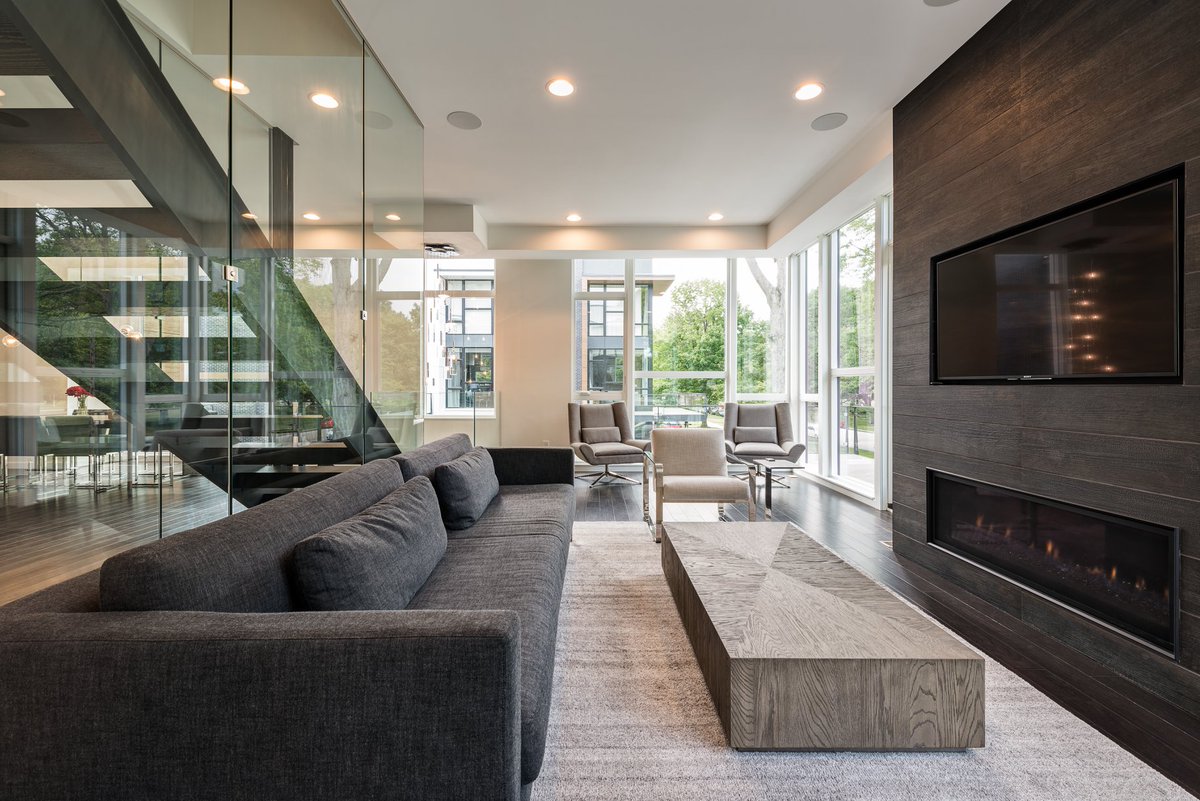 BrickhausLiving's tweet photo. This week's #FutureHomeFriday is 95 Lake! 95 Lake is a fan favorite among our team for a number of reasons. Clearspan construction has allowed residents to customize the details of their homes, leading to each townhome being wholly unique.  #ClevelandHomes #Edgewater #Lakefront https://t.co/JhvXMxY5tn