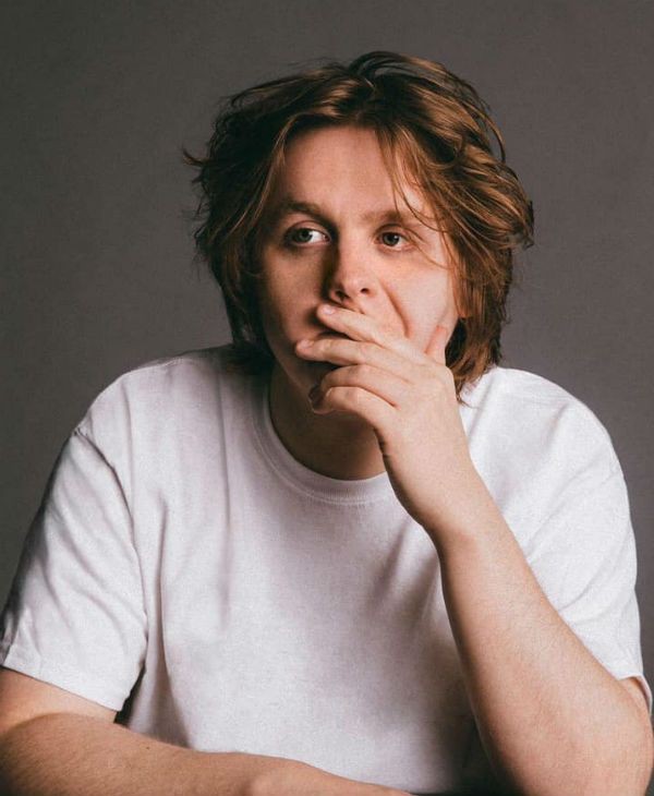 Moods  @LewisCapaldi was on when he tweeted some random stuff - a much needed thread