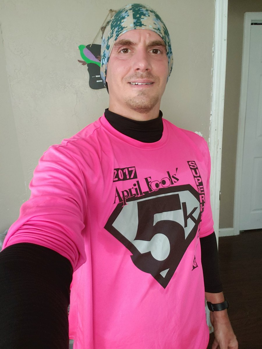 bricks32's tweet photo. A good run in chilly weather. Still getting use to running with a few extra layers on. Good minus GPS was off in beginning Doing this for Veterans & Mental health. Running for Depression & Suicide. #Runningforthosethatcan #runningforVets #marathoner #TeamRWB #TeamWiDOC https://t.co/8bY3W8qDwj