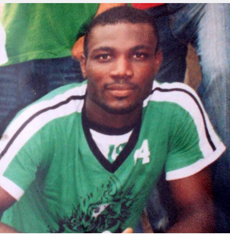 emmanuelslimeve's tweet photo. Rip my cousin Charles okafor your only crime was because you refuse to enter the sars van after they accused you of being an armed robber whereas you only went to watch a football match at a field 💔😢😢🕯🕯🕯#candlenight #RECONSTRUCTNIGERIA #EndSARSImmediately https://t.co/uM6O2bDzth