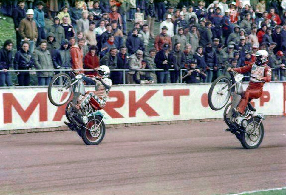 UprightSpeedway's tweet image. It was nice to have a #FridayVoteOff again. The result stands, Dennis Sigalos won with 34.4% of 282 votes, Billy Sanders 2nd on 26.2% and Tommy Jansson got 3rd, just 1% ahead of Zenon Plech. Don't know what Cowboy Cook is doing there, he wasn't even in the race🤷‍♂️Thanks for voting