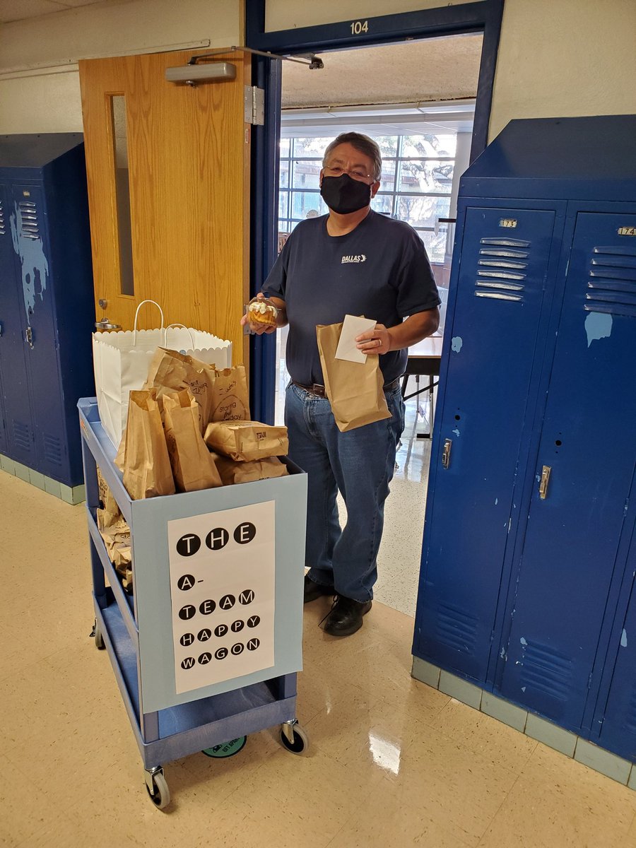 LagowLions's tweet photo. The A TEAM showed appreciation to our 3rd - 5th grade teams today for their hard work in preparing students for their first common assessments of the year! #NothingBundtCakes #JasonsDeli #Chilis
@JoeLuedecke @schika1908 @TamanikiaH @pberry271 @ShakirKatonya @mrsdassow https://t.co/8Pp0zHi7r3