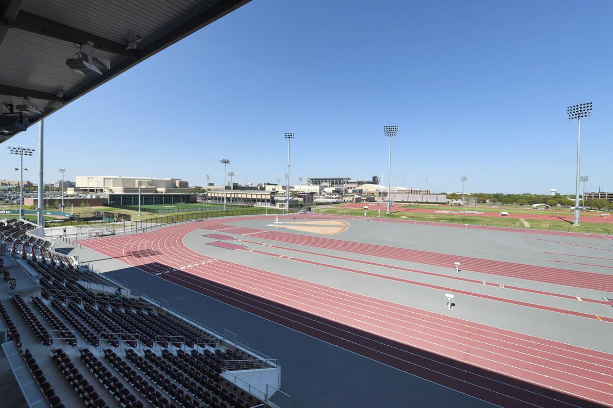 Excited to say that I have received my third D1 offer to run at Texas A&amp;M University👍 #GigEm