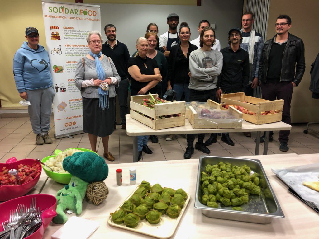 A l’occasion de la #JournéeMondialedelAlimentation qui est aussi la Journée 🇫🇷de lutte contre le #GaspillageAlimentaire beaucoup de monde autour des animations anti-gaspi <a href="/solidarifood/">SolidariFood</a> au Centre <a href="/MarcelleMenet/">Association Marcelle Menet</a> #Angers