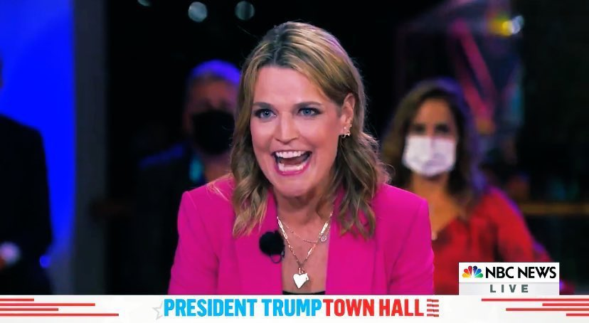 What normal person makes this type of facial expression? 😳 https://t.co/cC2VqtK3ID