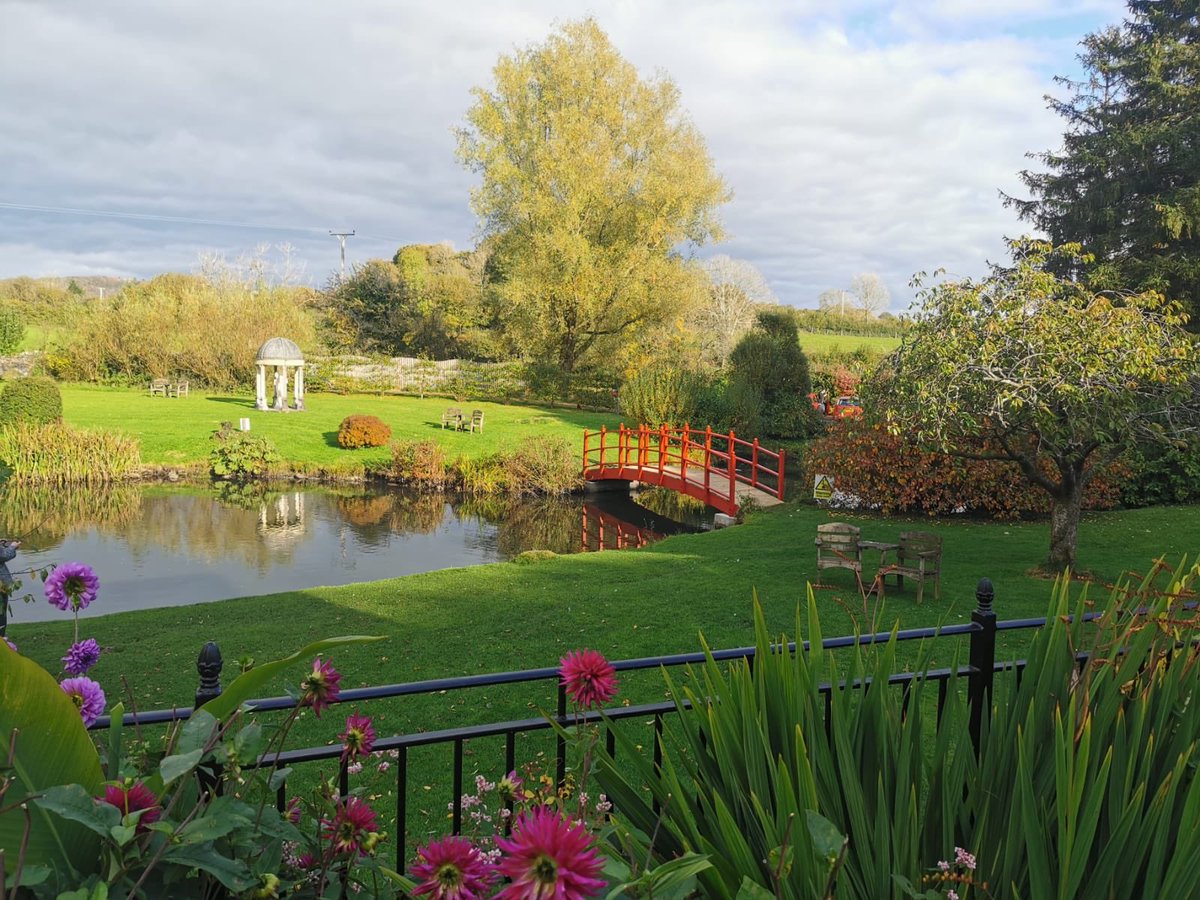 We're so happy to see our newly installed Japanese Bridge in traditional colours at Newby Bridge Hotel today. 

What a great place for guests to take pictures! 

damsondene.co.uk

#LakeDistrict #NewbyBridgeHotel #Cumbria #HotelGardens #VisitCumbria #ThePlaceToBe