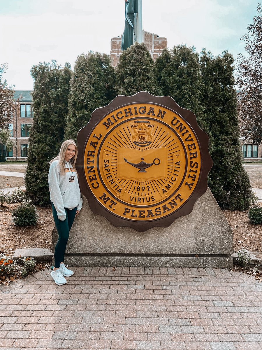 Madelyn Wallace tweet media