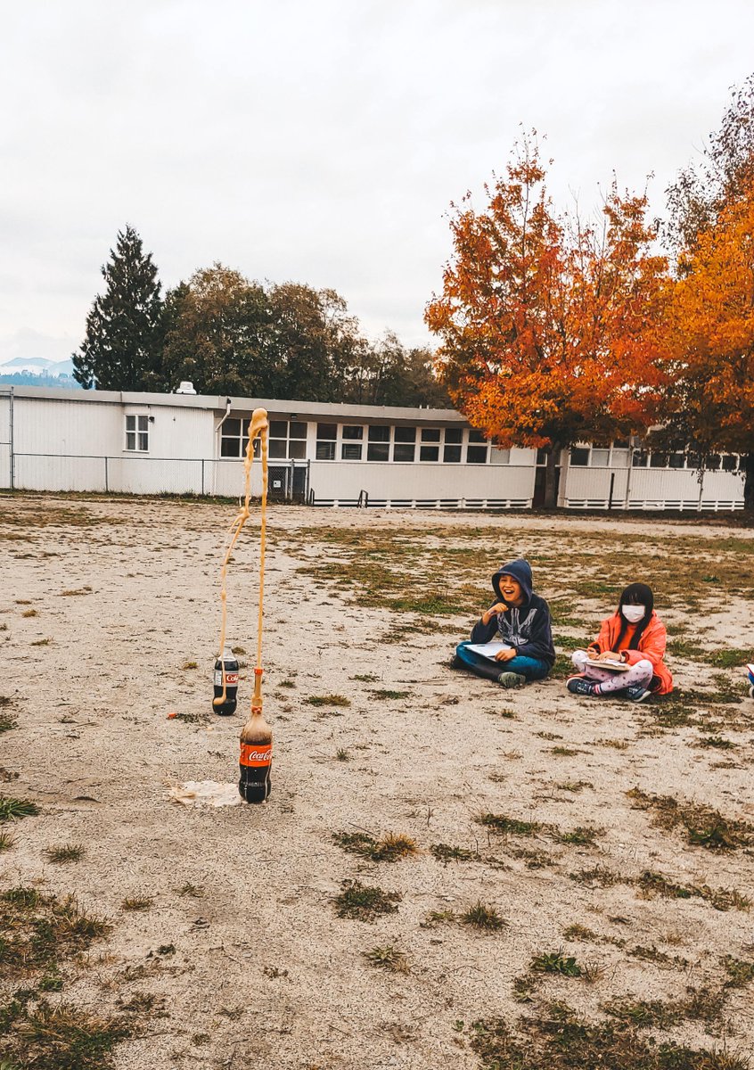 lakeviewSD41's tweet photo. Students from Ms. Suh's grade 4/5 class learning about the nucleation process in Coca Cola vs. Diet Coke @lakeviewSD41 @burnabyschools https://t.co/KYiTtqQvo5