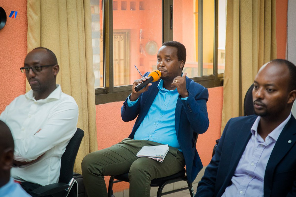 akezanet's tweet photo. Par exemple à travers des sites web, à travers des cartes de visites qui s’echangent et à travers des publications, etc.
#lesbeautesdecheznous
#akezanet
#BYLA
#Burundi https://t.co/xX3fuKZzxv