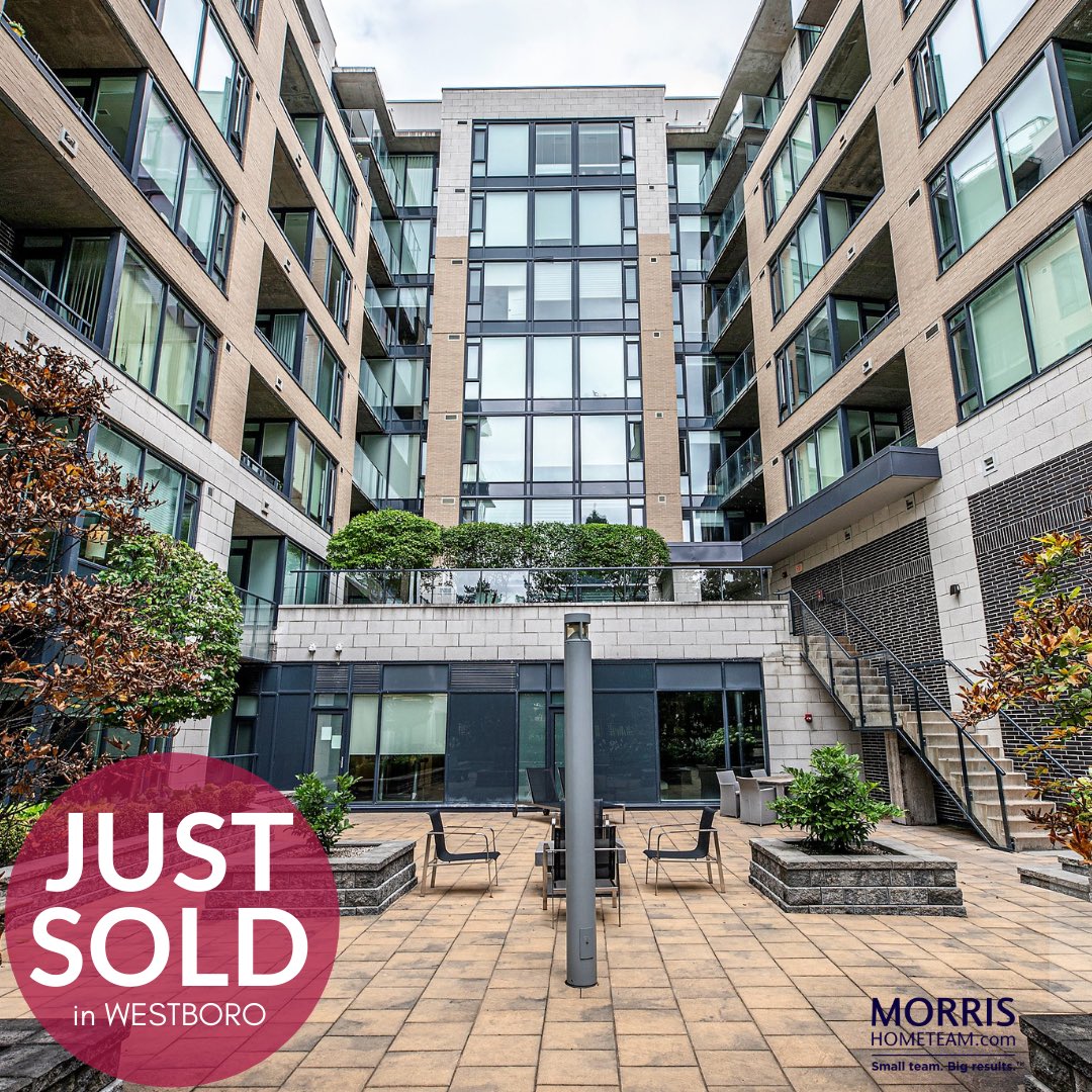 We’ve JUST SOLD this beautiful condo suite at 360 PATRICIA #210, a prime location in vibrant Westboro for enjoying the urban lifestyle!  A big Congratulations to our Seller!!
If you are considering a move this fall, contact us today for a free home evaluation and market analysis!