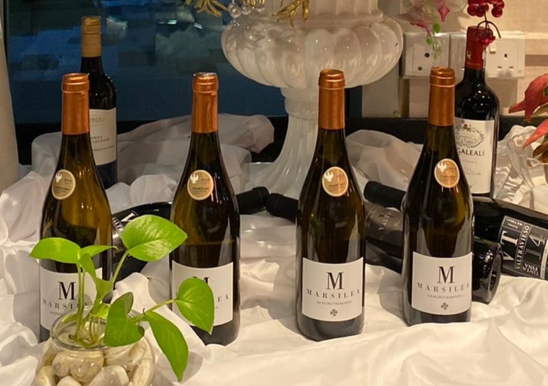 exportingSpain's tweet photo. Celebrity Spanish Wine Dinner at Cali with Marsilea wines 
October 8th and Friday, October 9th at Cali Rochester Park.
𝐅𝐄𝐀𝐓𝐔𝐑𝐈𝐍𝐆: Chef Eric and Chef Deepti and Chef Anand

#wine #SpanishWine #bobal @marsilea_vinos @CaliSingapore🍇🍷🥂 https://t.co/pn56rCaJrJ