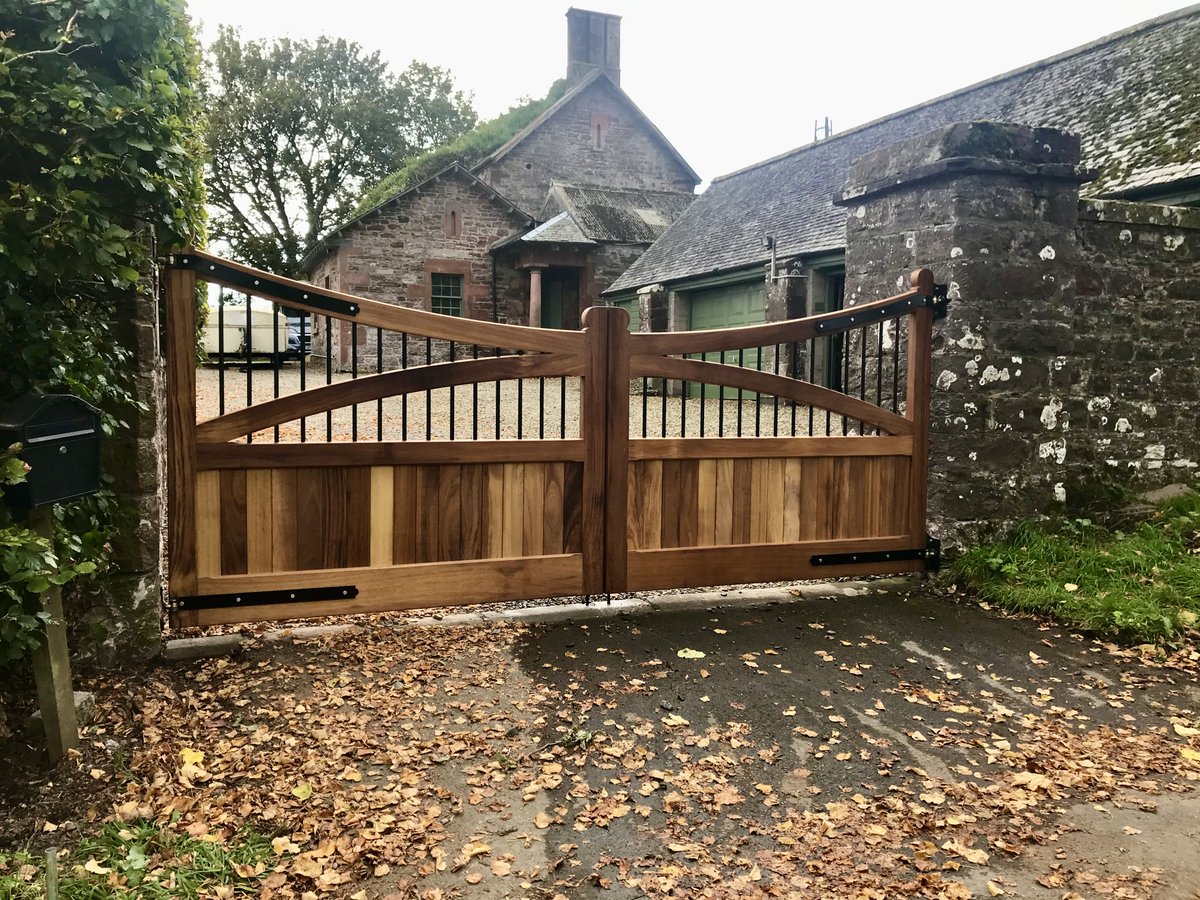 AESScotlandLtd's tweet image. AES (SCOTLAND) LTD recently installed manual Iroko driveway gates with metal inserts.
‍‍‍‍ ‍‍
#manualgates #irokogates #hardwoodgates #drivewaygates #residentialgates #aesscotlandltd