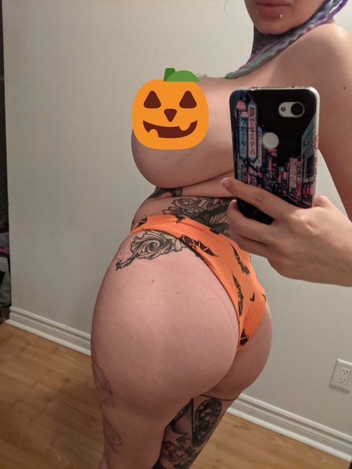 Should I add panties option to my live of tomorrow? See the uncensored pic on https://t.co/lhPJZsWZzY<a href="/tag/tattoo"class="tags"><span>#tattoo</span></a><a href="/tag/sideboobs"class="tags"><span>#sideboobs</span></a><a href="/tag/plasticfantastic"class="tags"><span>#plasticfantastic</span></a><a href="/tag/bigboobs"class="tags"><span>#bigboobs</span></a>