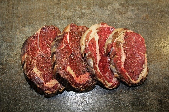 KitchenButchers's tweet photo. What have you got planned for the #Weekend? Come in to store and get some inspiration for a delicious feast. Take advantage of our highly knowledgeable and friendly staff who are always on hand for all your needs. #Butcher #Britishmeat #BritishFarming #LocalProduce https://t.co/xqNFg8clu8