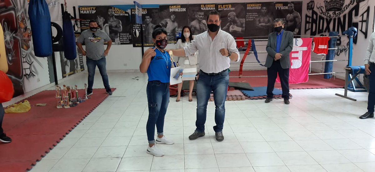 EscMuniBoxSalta's tweet photo. Gracias a la Intendenta Dra Bettina Romero por el apoyo permanente al deporte en especial al boxeo. 

Agradecemos a las autoridades @GabyGasparOk y @nioi_federico por el acompañamiento del deporte popular de los puños que nos permite la inclusión e integración.
#boxeo #inclusion https://t.co/zNs5pl08hR