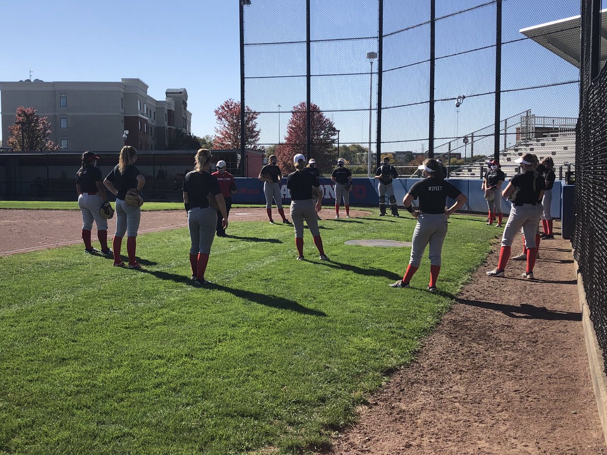 It’s a beautiful day for some softball!
#UDSB🥎 // #GoFlyers