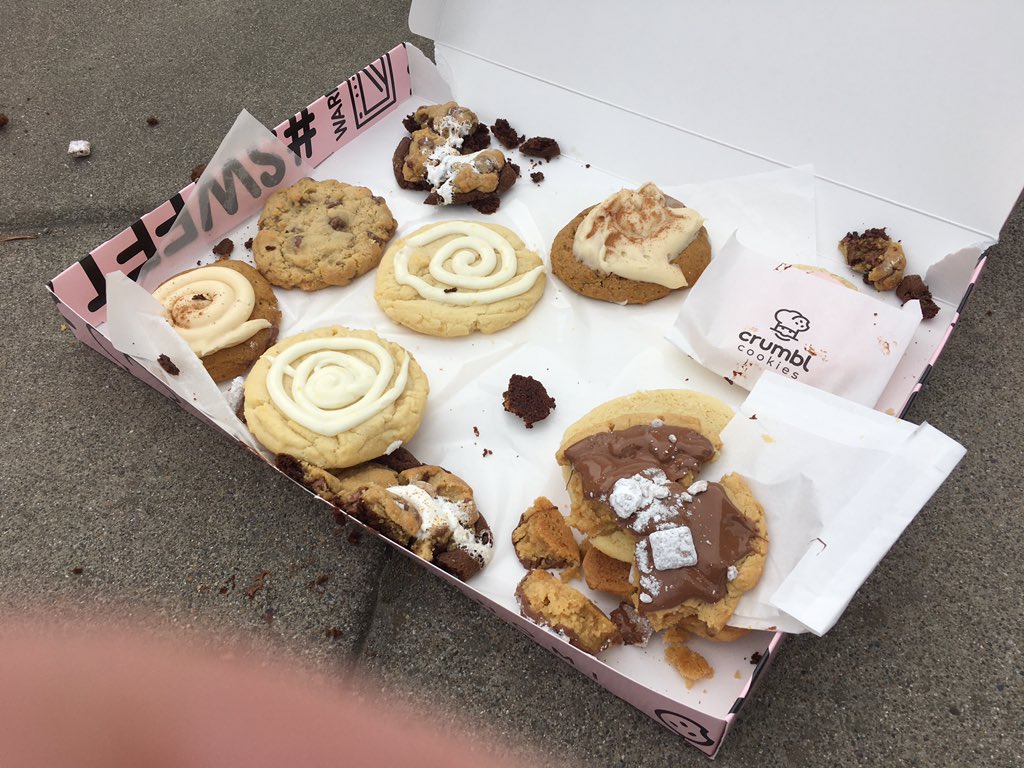 KREMJeff's tweet image. Shortly after that post I accidentally dropped them😒!  #%*+# #stilllookgood  #5secondrule