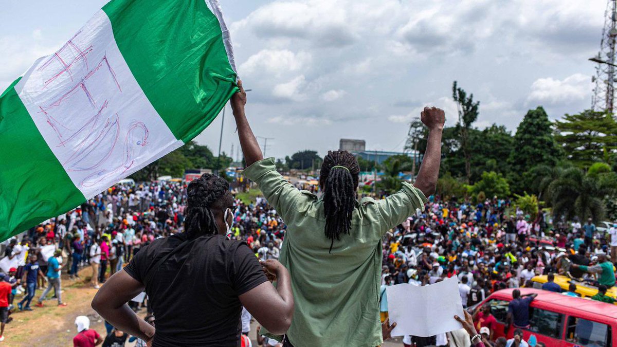 mefeater's tweet photo. Our hearts are still with the people of Nigeria. We admire you for continuing the fight, and we send our thoughts and prayers to all of those innocent lives lost. 🖤
#EndSARS #EndPoliceBrutality https://t.co/WzFvh76xqO