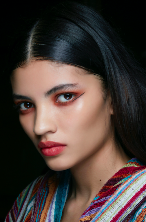 davelackie's tweet photo. Interesting makeup look backstage at the Missoni fall 2020 fashion show during Milan Fashion Week. I'm liking the rich orange eye design. Not sure about the liner but the rest is fab. https://t.co/0Qfn6MbxJI