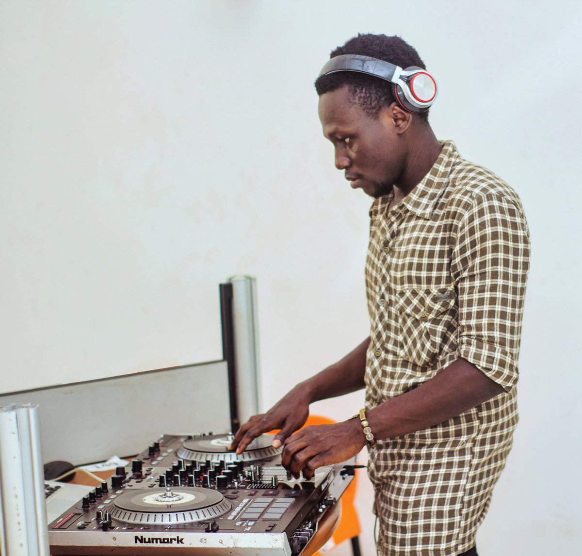 Translate "Opinions" to your local dialect and see you will never take 90% of them seriously😄
Do your things and don't watch nobody👌🏽