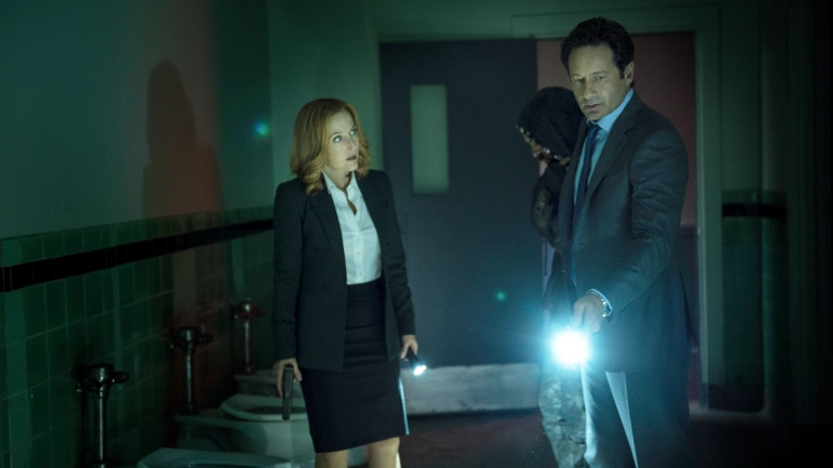 DenofGeekUS's tweet photo. #TheXFiles' creator Chris Carter is "sorry" for how the show ended. “Skinner, Mulder, Scully, and William’s stories are still unresolved," he says, alluding to the fact that a Season 12 was hoped for. Read on: https://t.co/2BCaaGgwRg https://t.co/eCb4SUI28c