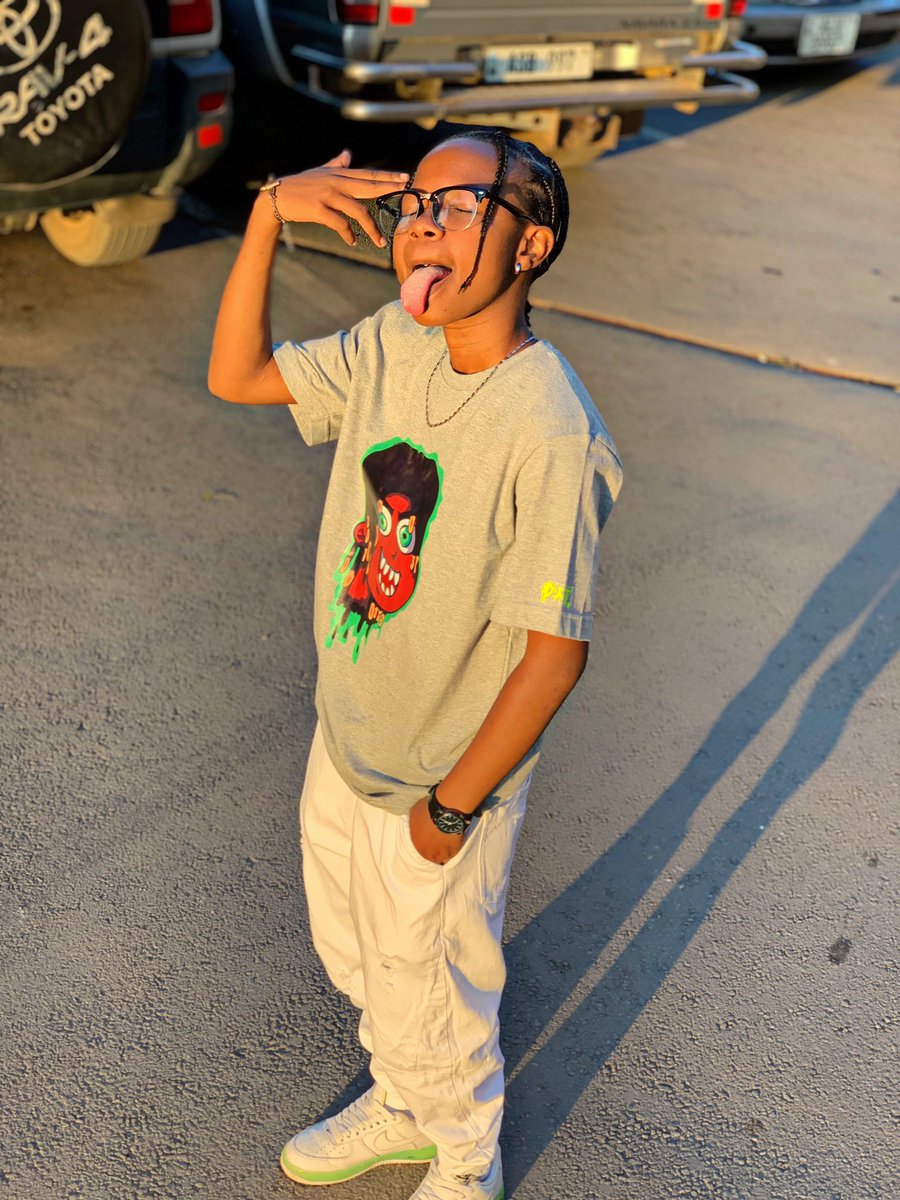 youngmwen_'s tweet photo. New hair who dis? 🥴✨ https://t.co/KwXGyuoQCI
