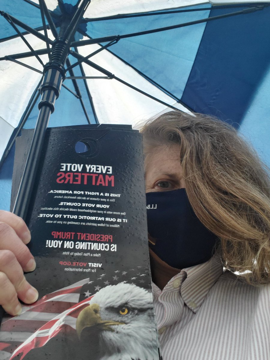 TRUMPinthe216's tweet image. Rain or shine, #BuckeyeBattalion is out knocking doors for @realDonaldTrump! #OH4Trump!