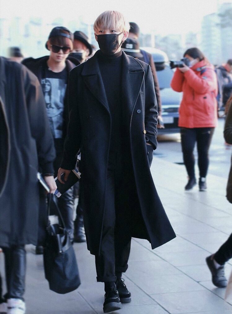 taehyung’s airport fashion p2 — a thread