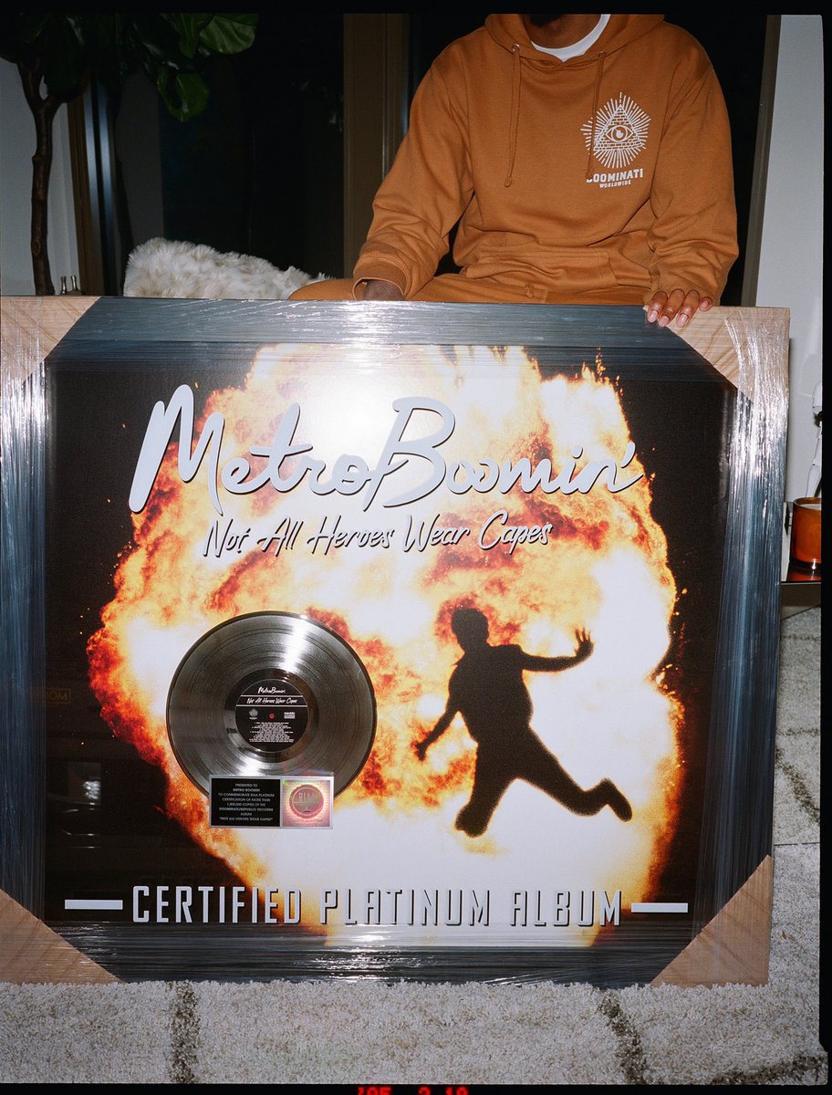 My first album just went platinum and I wanna thank all the listeners and everybody involved. This is not only a big win for me but for all producers worldwide 🌍☄️💥🔥