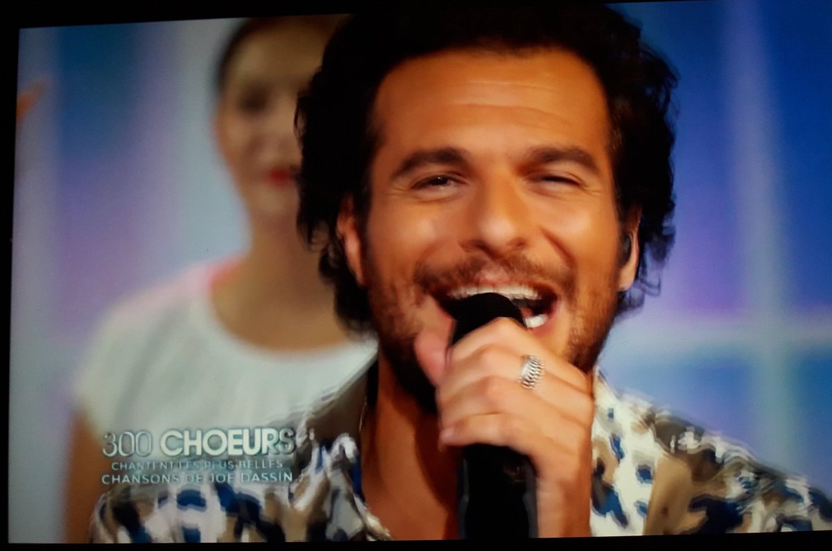 Elodie0189's tweet photo. @Amir_Off Merci pr votre interprétation de votre chanson "La Fête" j'adore cette chanson👏🤩 (à chaque fois que je fais des courses dans une grande surface je me dis "dommage qu'il n'y ait pas 1aussi bonne ambiance que dans votre clip🤣) merci pr ce très beau moment #300choeurs https://t.co/H5RACNHtYZ