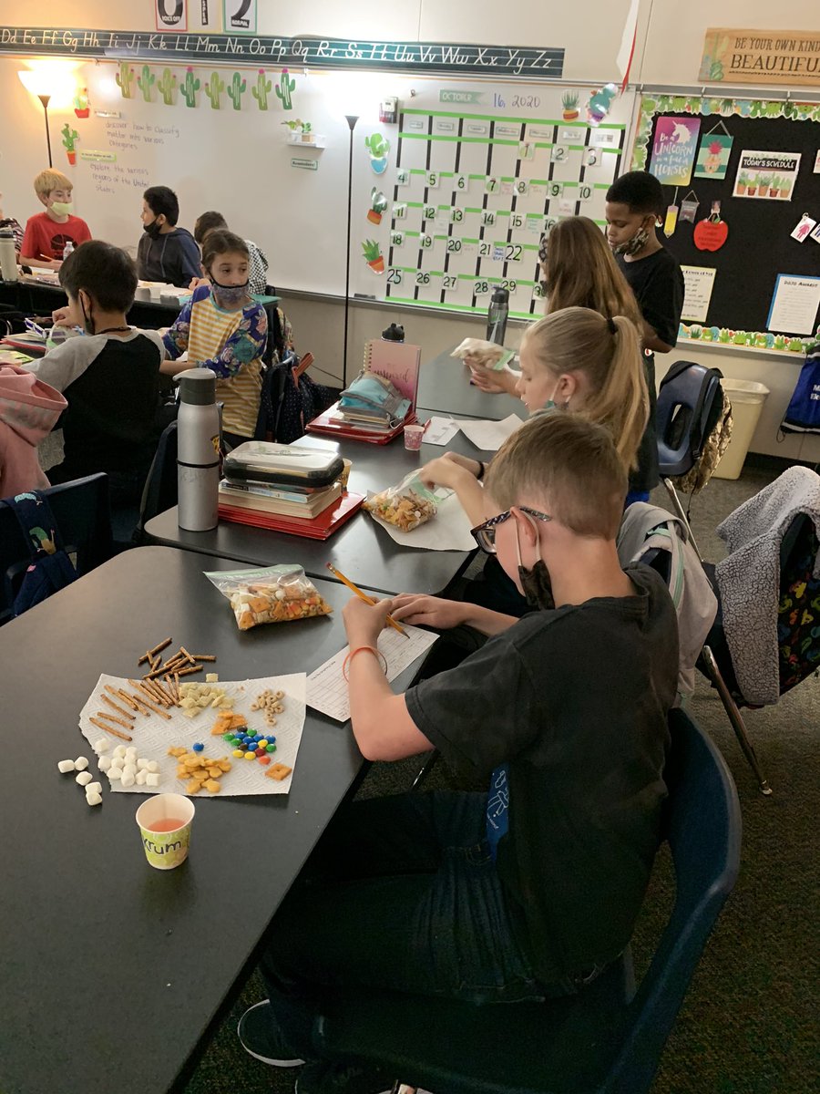 TraciPrice's tweet photo. Graphing and making mixtures and solutions in @lindsay_jku  Ms. Pitman’s Science class! 🔬#ScienceInAction #scienceandmatheverywhere https://t.co/jXODCD8qKM