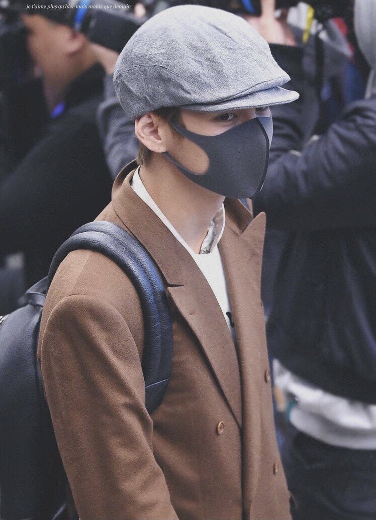 taehyung’s airport fashion p2 — a thread