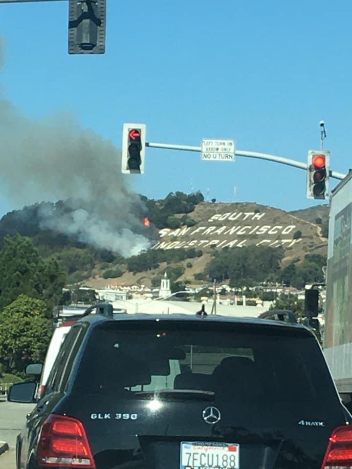 EddieFloresSSF's tweet photo. A 4-Alarm Fire in @CityofSSF #SignHill please if you don’t live in, or on or right under the hill, please stay away and allow our emergency crews and @SSFFire to operate. Please refrain from flying drones over the area. Keep your eyes on the road. #ssf #signhillfire #southcity https://t.co/G1V2ZrDzaA