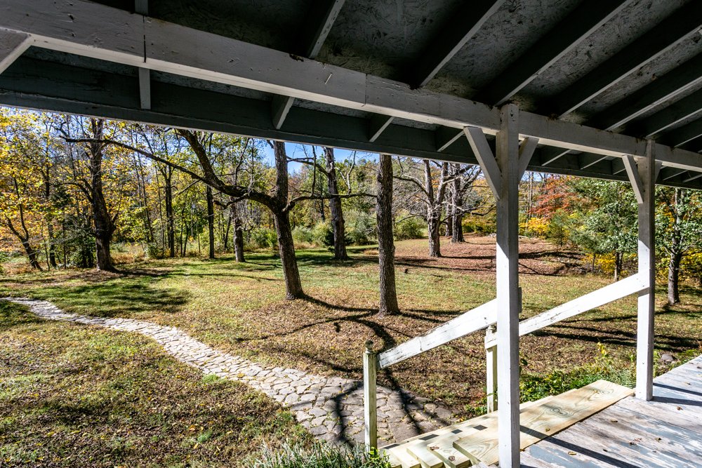 Don't miss this quiet retreat on over 2.5 acres surrounded by mature trees, open lawn, and a babbling creek. 

2 beds | 1 bath | 1,475 SF | $199,900

View more info and schedule your showing at 33Phillips.com 

#newlisting #forsale #realestate #harrisonburghomesteam