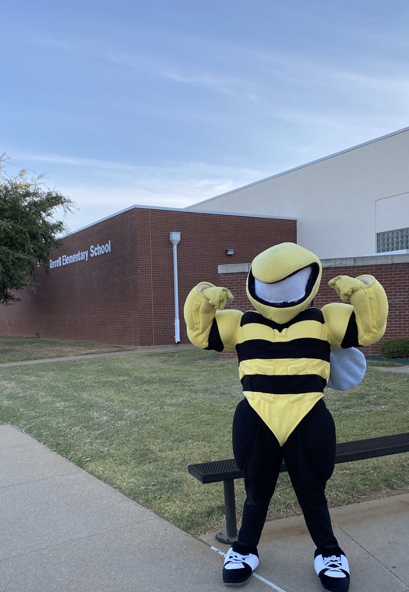 Loved seeing my upcoming Jackets this morning!🐝 #IGTBAYJ <a href="/TerrellTexans/">Terrell Elementary</a>