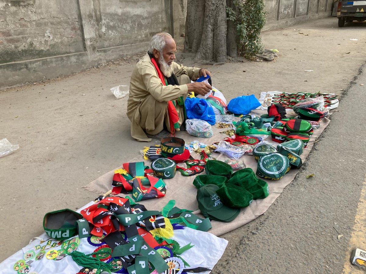 MArshadTanoli's tweet photo. Dear @ImranKhanPTI 

روزگار ایسے پیدا کریں گے پاکستان میں

#خواجہ_آصف_دَلا_ہے 
#PDMGujranwalaJalsa 
#MixAchar https://t.co/tMiayrjyB2