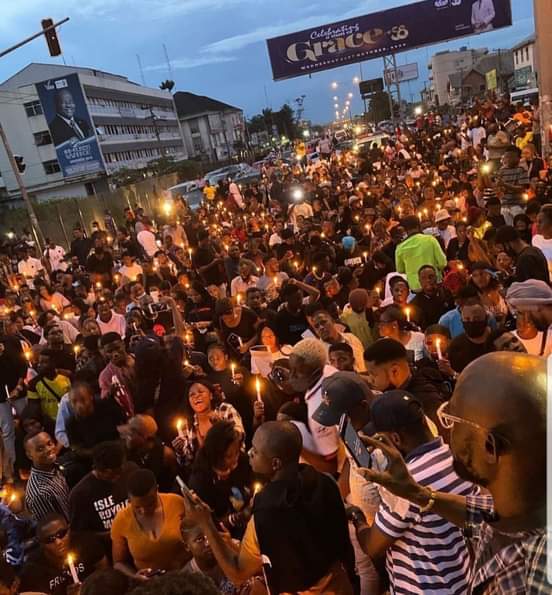 P.H city lights our candles tonight!
#EndSARS #EndPoliceBrutality #lazynigerianyouths 
#AirportRoadProtest