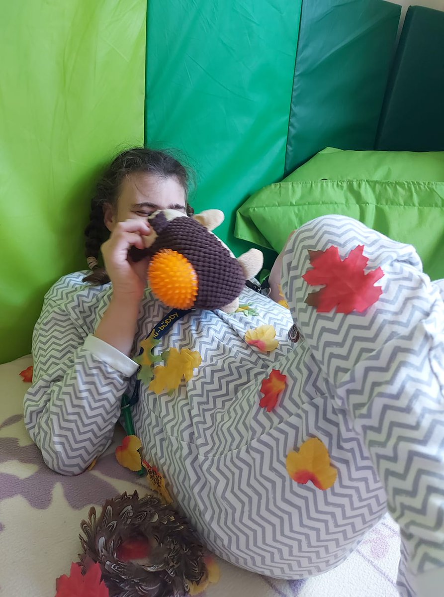 SoundaboutUK's tweet photo. There's just 1hr to go before our musical Autumn adventure in Soundabout Live! Come and join us for some #multisensory musical fun! We hope you have all your props ready like our lovely friend Jessica! https://t.co/SGc3t5qaNd
#PMLD #SLD #SpecialNeeds #Sensory #SEN #SENactivity https://t.co/TXXc8t9J20