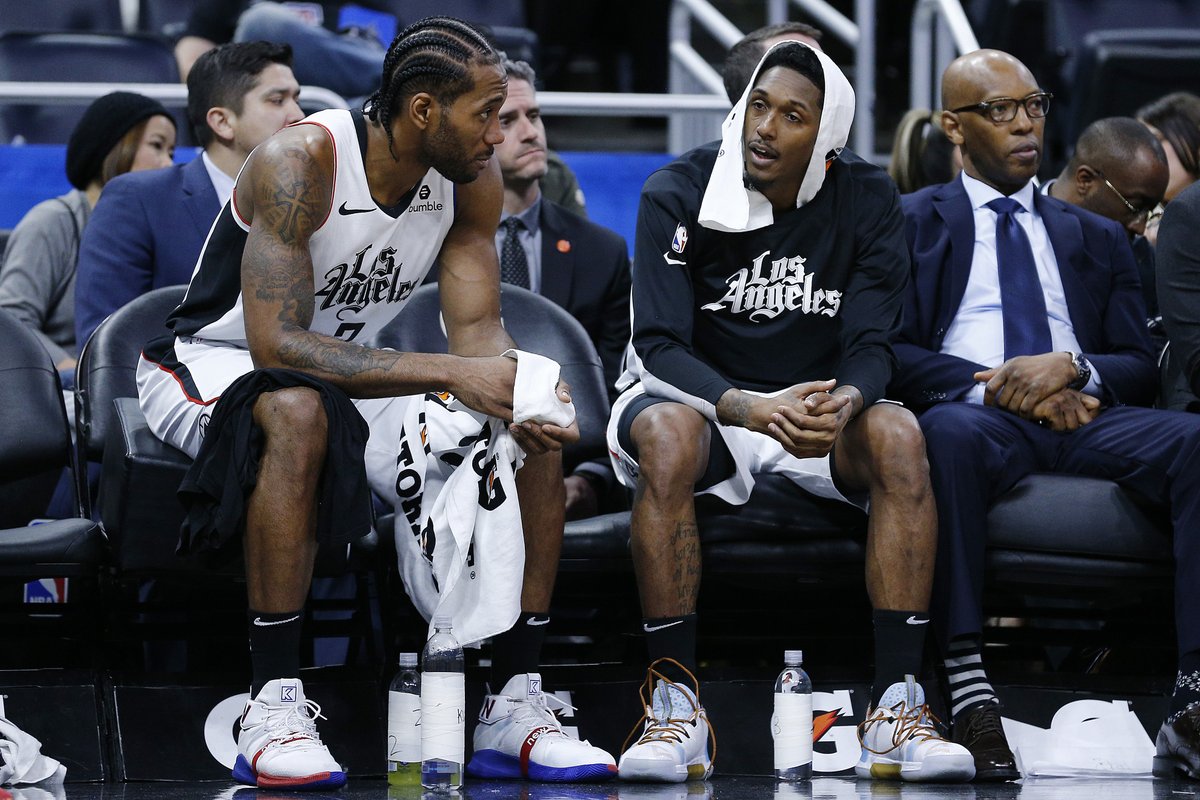 BleacherReport's tweet photo. Pat Bev, Montrezl Harrell and Lou Will “bristled” when Kawhi Leonard was allowed to control his load management.

He could sit out games to manage his body and was permitted to live in San Diego, which “often” meant he was late for team flights.

(via @jovanbuha and @joevardon) https://t.co/Ig80ns4Yv3