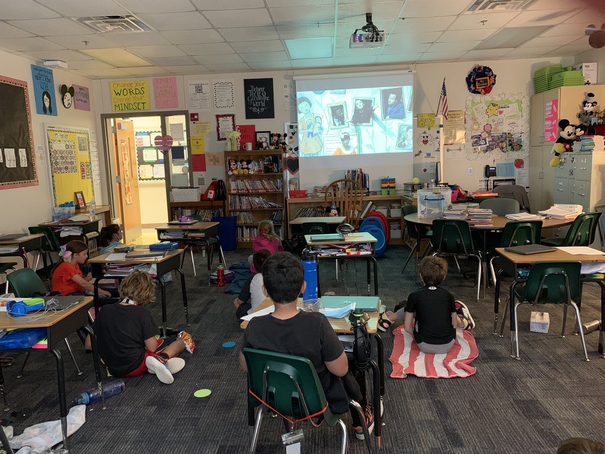 MarlieseBordman's tweet photo. When your 3rd graders can’t go to the opera, you bring the opera to them! #virtualeverything #strongertogether @GunstreamFrisco @GunstreamMusic @ArtsFrisco https://t.co/2gNl5MYoLs