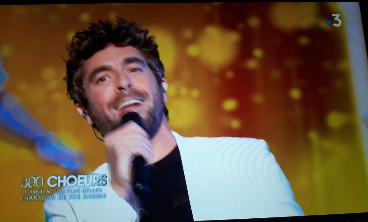 Elodie0189's tweet photo. Félicitations @agustingaliana pr votre très belle reprise de la chanson "guantanamera" vous ns offrez 1très belle interprétation grâce à votre talent de chanteur, votre très jolie voix et votre très bel accent espagnol très chaleureux👏👏 merci pr ce très beau moment #300choeurs https://t.co/VFw8OMfvcE