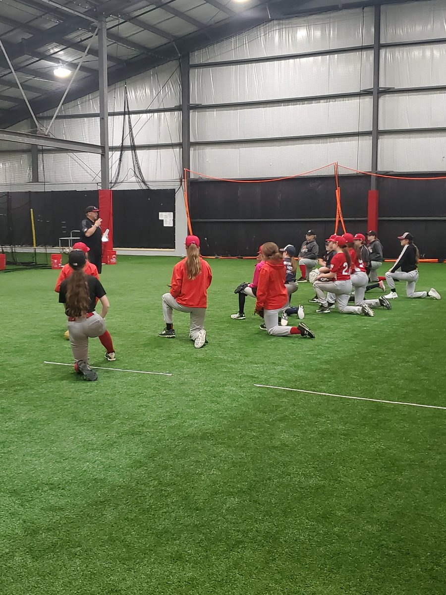NLGirlsBaseball's tweet photo. High performance training in the Eastern region gets underway tonight 💫

We've got athletes all over the province starting training this week for 2021 ⚾️👊 https://t.co/xdiZXpj5eJ
