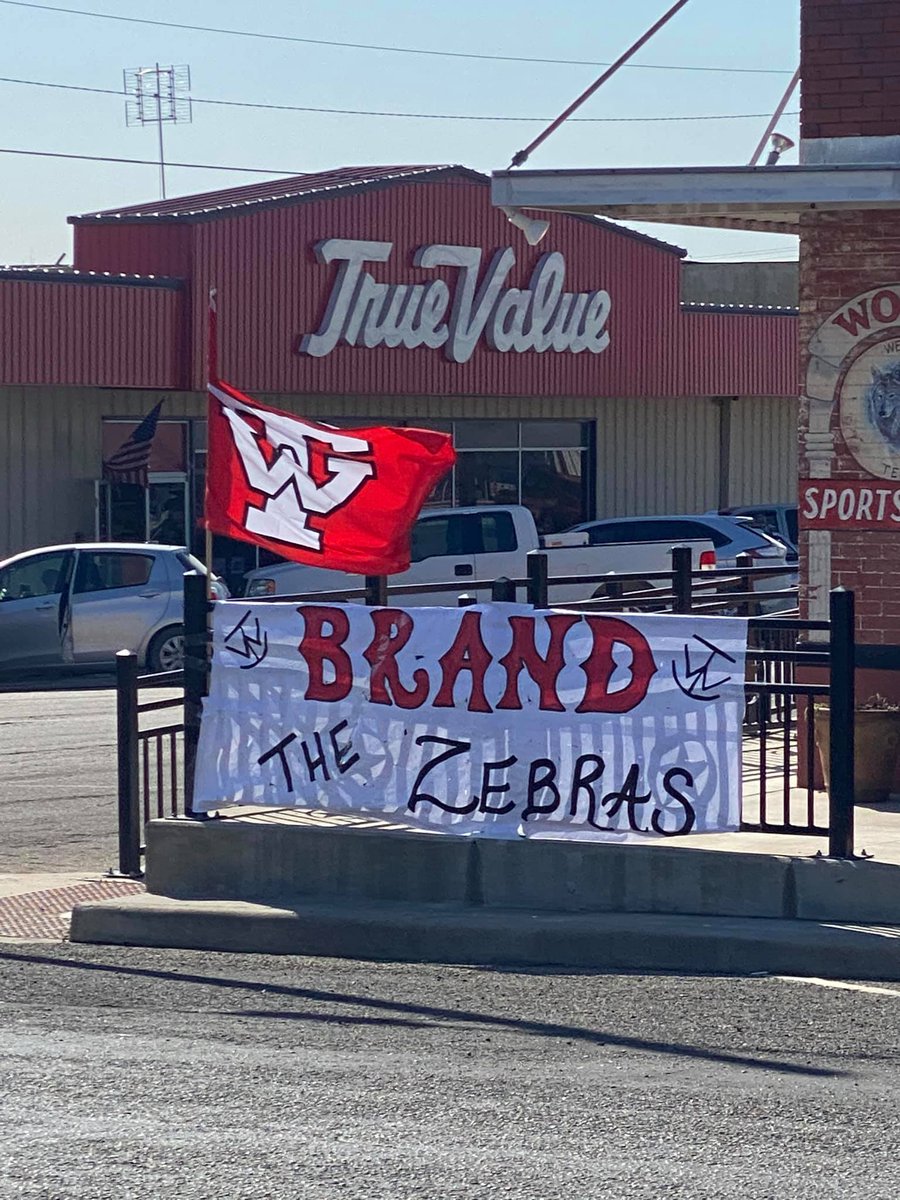 DavidTruitt's tweet photo. Love seeing these @West_Trojans spirit signs around town! Thank you cheerleaders & parents! #TrojanPride #BeatGrandview https://t.co/oN0YdCYhCu
