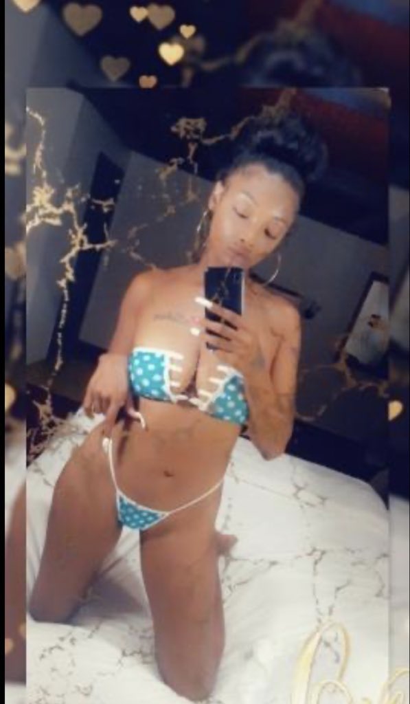 sunHighLite's tweet photo. All my FaceTimes are only 10$ rn 🥰🥰 who want one #freaky #pussywet #lickme #sellingnudes https://t.co/U9tVjUd9F0