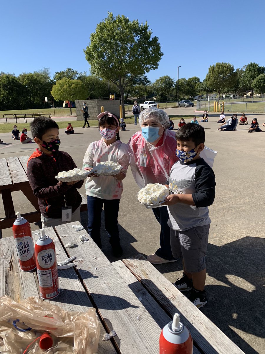 Freeman_Hawks's tweet photo. Intersession winners put a pie in Principal Garcia’s face! Congrats to the winners of our intersession challenges! Stay tuned for our Spring Challenge! #HawkPride #intersession2020 #ChooseGarlandISD @sherese_nix @gisd_iteam https://t.co/CeB9jjPxAa