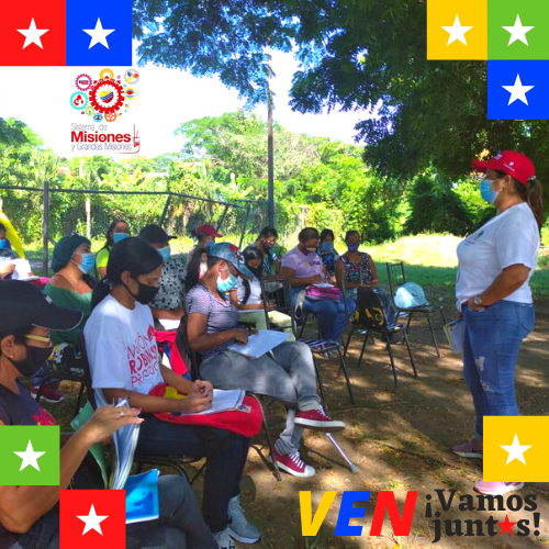 sala_lander's tweet photo. #VenezuelaEsDemocraciaPlena nuestra camarada Gina Viscaya responsable del comando circuital #6 de las misiones y grandes misiones; en reunión de planificación con el sistema de misiones del municipio Tomás Lander #PSUVTomasLander #Erestu @NicolasMaduro @HectoRodriguez @genkerve https://t.co/EuBuWLN4Bb