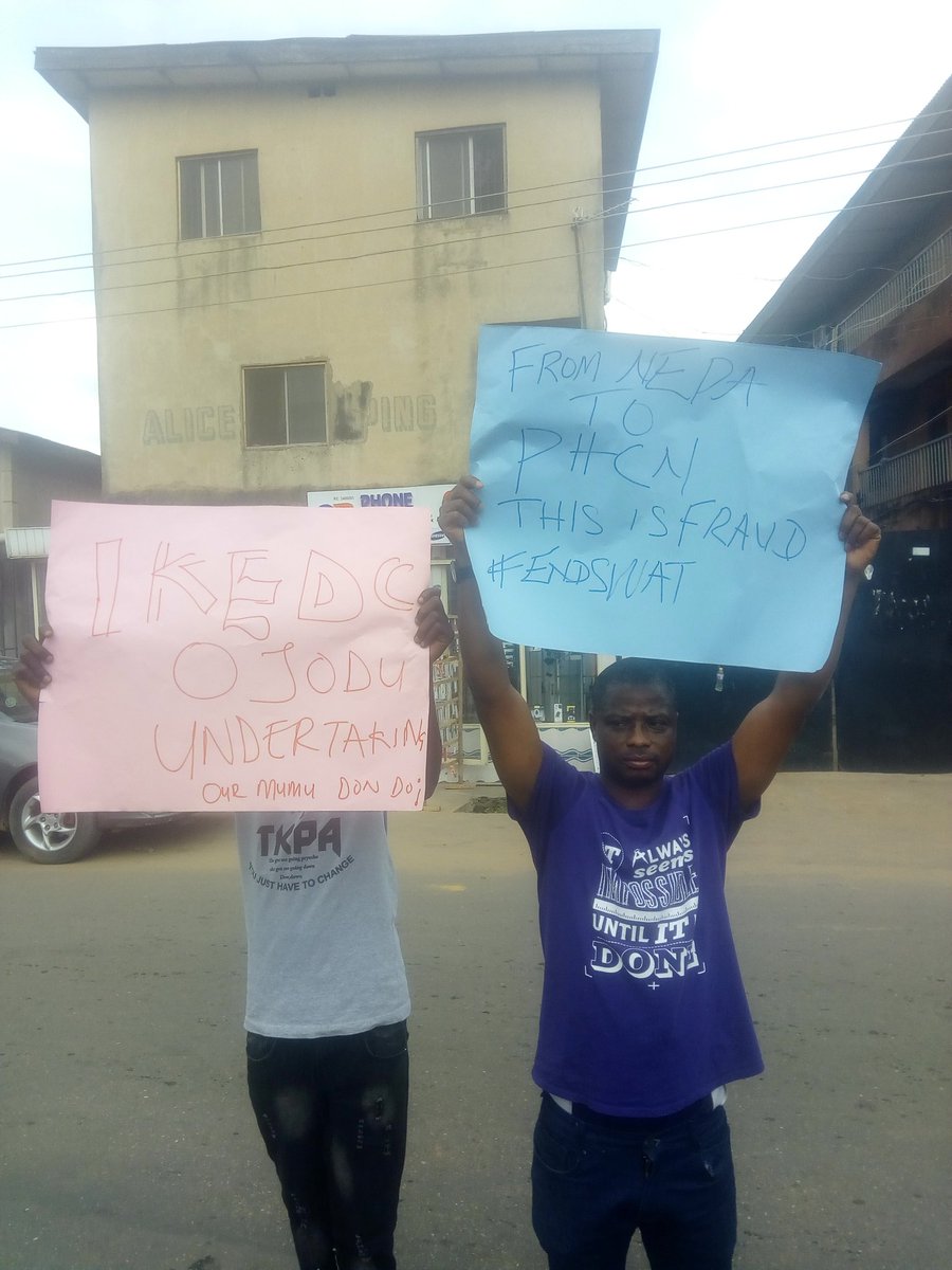 SanthiMartins's tweet photo. From NEPA πPHCNπPRIVATE SECTORS. ALL IS SCAM... ITS TIME DON REACH TO SORO SOKE #EndSARS #ENDCRAZYBILL #EndSWATNow #EndPoliceBrutality https://t.co/d55f6JTtHW