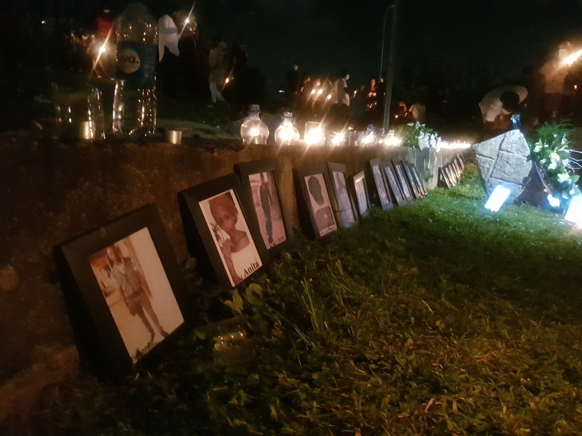 ManUtdInPidgin's tweet photo. Rest In Peace Guys! We No Fit Bring You Back But We Go Fight For You! 😭 

#EndSars #ReformTheNigeriaPolice ✊🏾🇳🇬 #EndPoliceBrutality https://t.co/ca8cQU2e2V